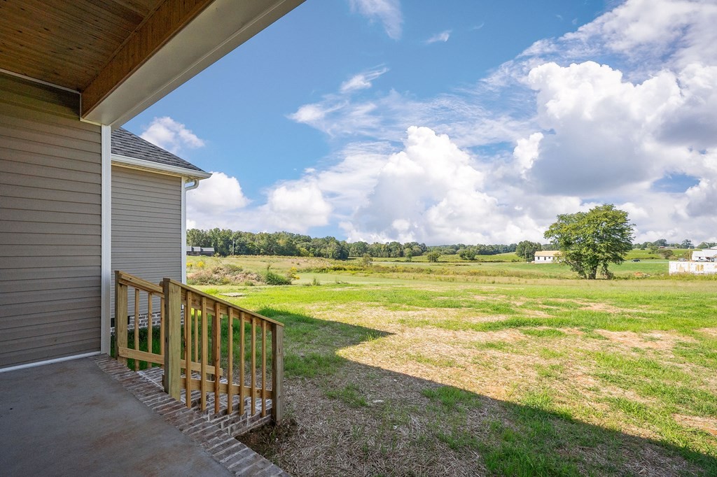 136 Dairy Barn Road Sparta, TN 38583 - Photo 56 of 58 a view of an ocean from a balcony