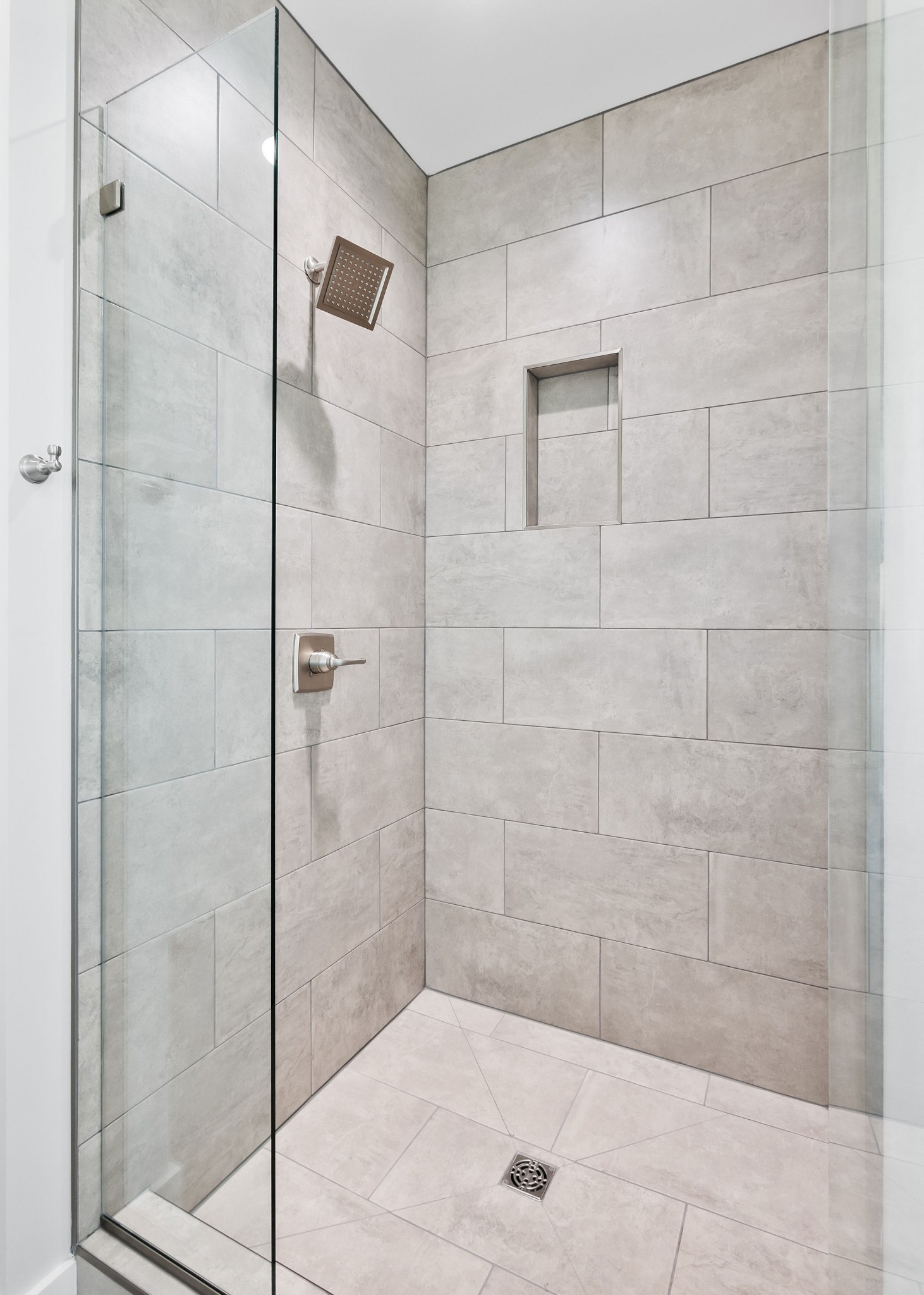 136 Dairy Barn Road Sparta, TN 38583 - Photo 6 of 16 a bathroom with a shower