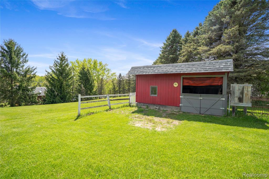2725 Cooley Lake Road Highland, MI 48356 - Photo 55 of 63