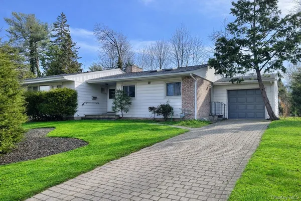 $800,000 | 48 Old Town Lane, Huntington, NY 11743