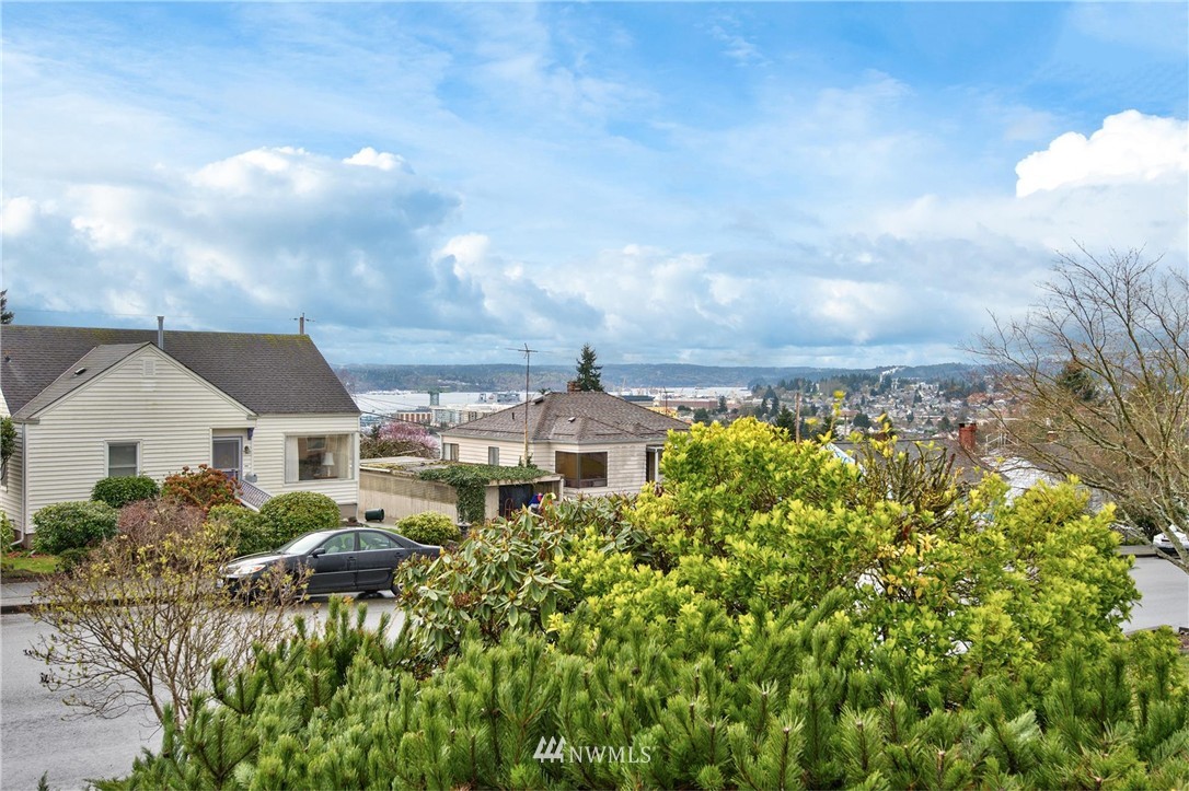 2334 Terrace Street Bremerton, WA 98310 - Photo 3 of 13 Gallery Image 3