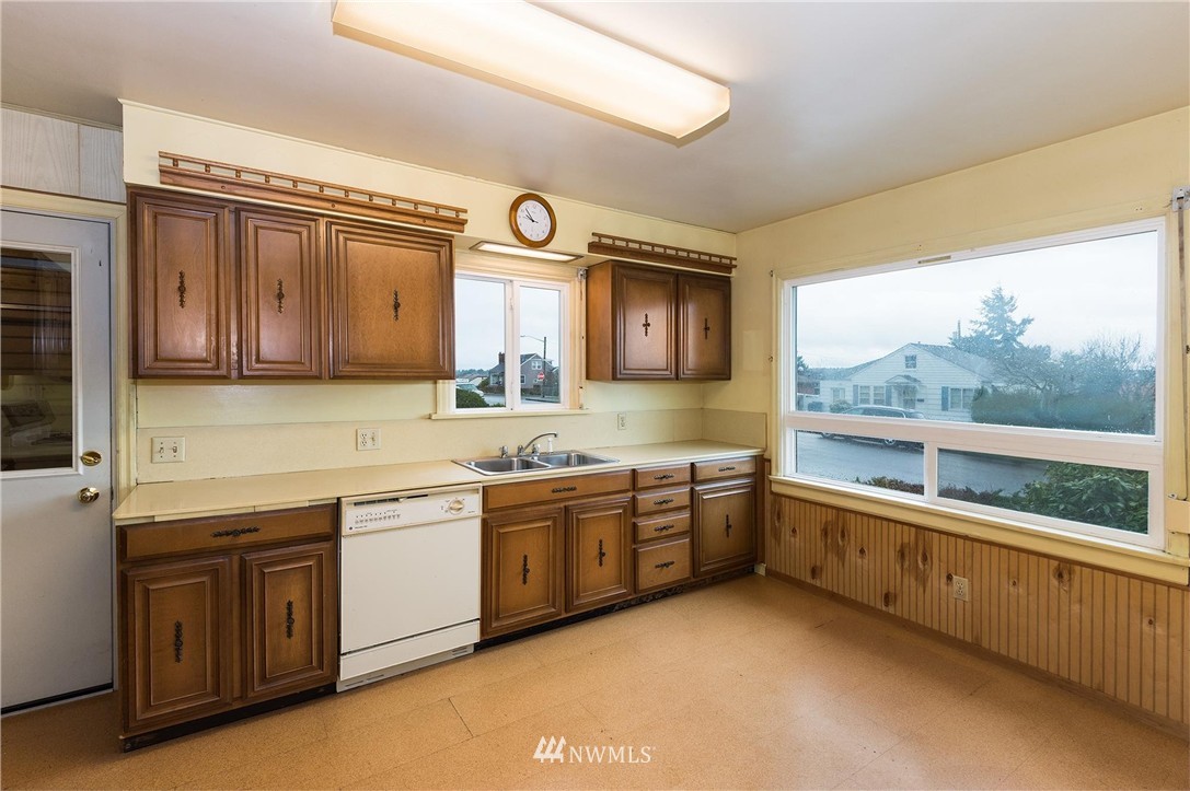 2334 Terrace Street Bremerton, WA 98310 - Photo 4 of 13 Gallery Image 4