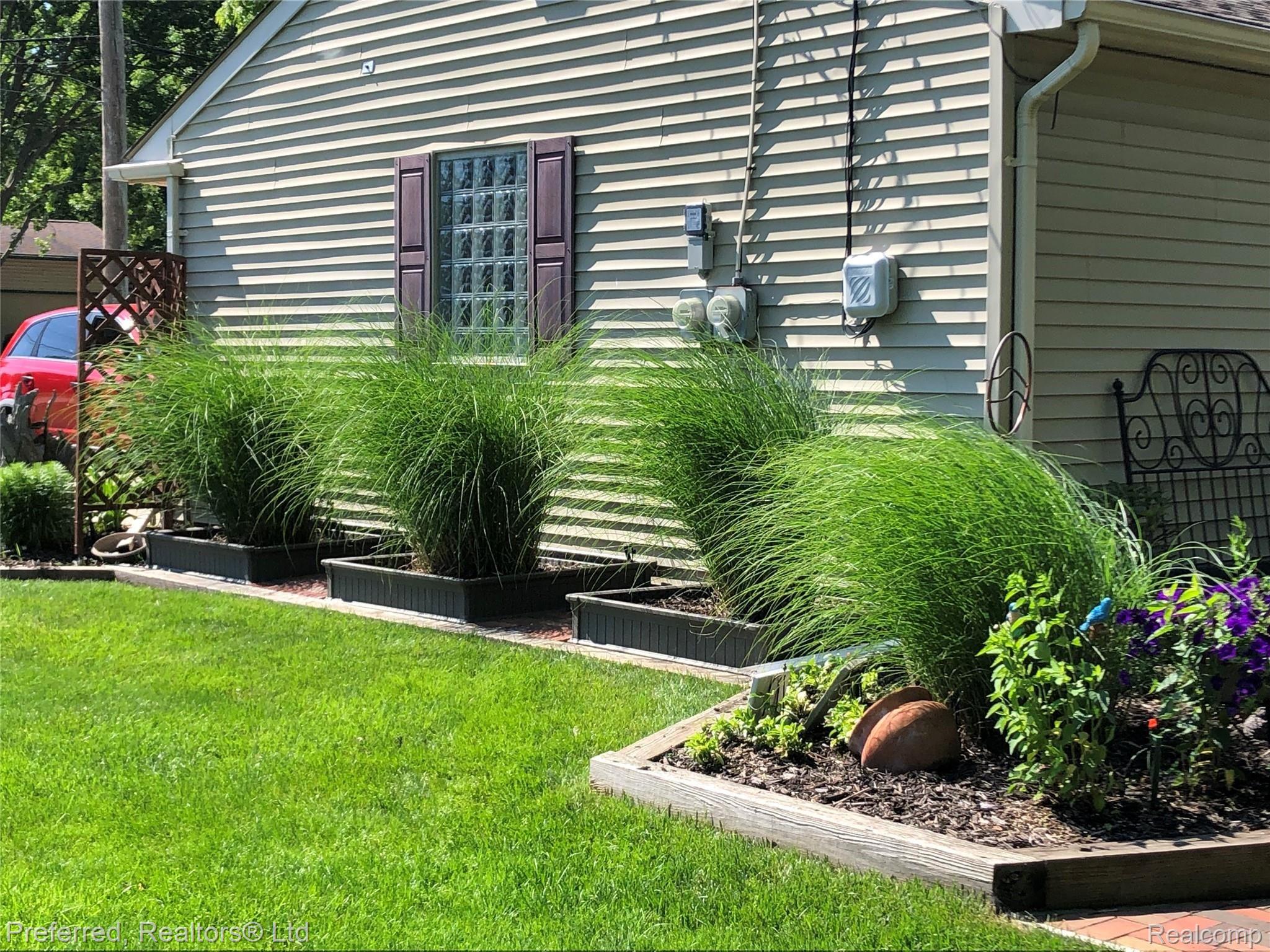 1610 Henry Ruff Road Garden City, MI 48135 - Photo 9 of 41 IMG_3972.JPG