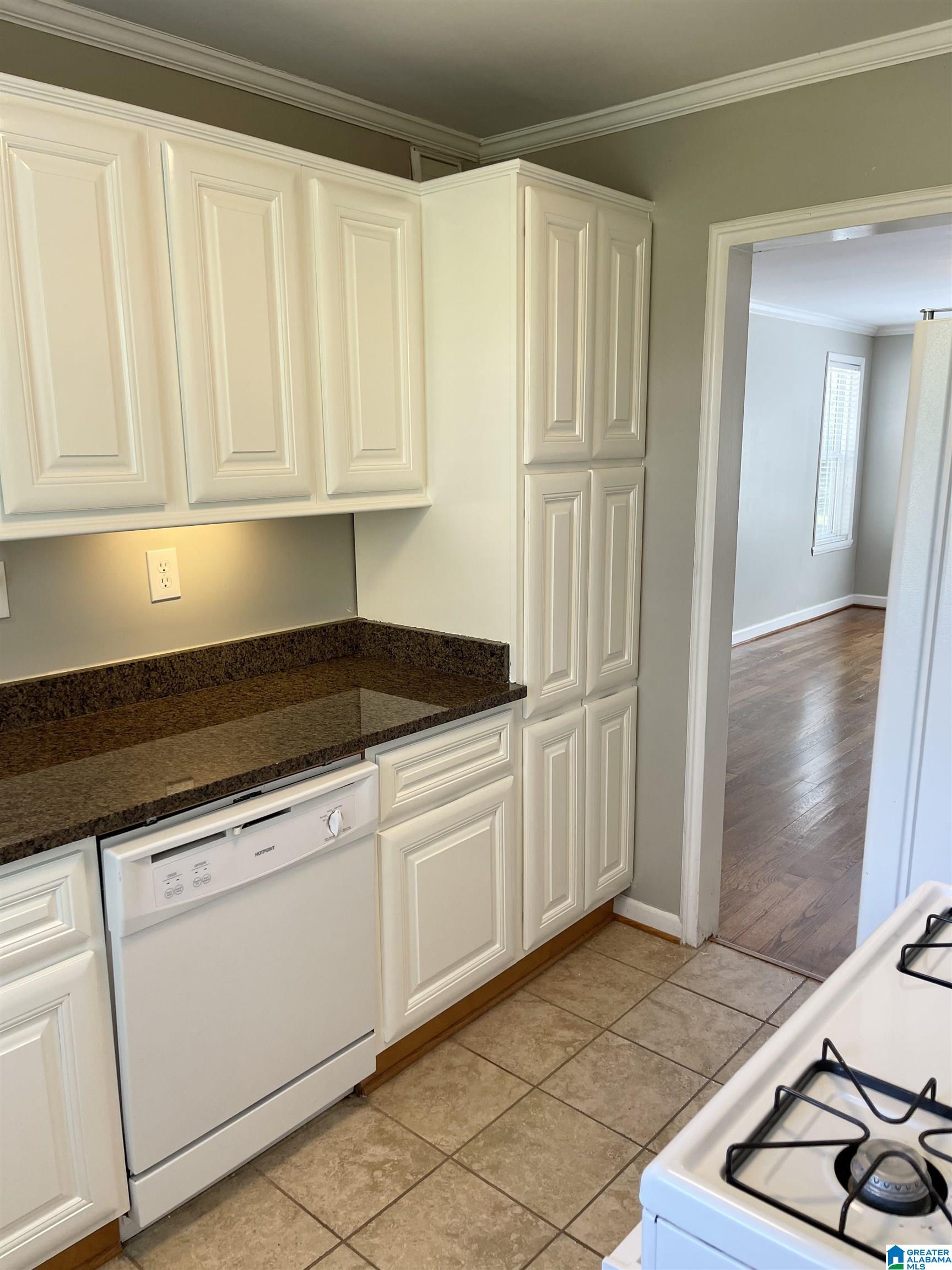202 Fox Hall Road, Unit D Birmingham, AL 35213 - Photo 4 of 12