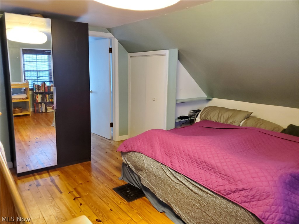 4198 Stilmore Road Cleveland, OH 44121 - Photo 26 of 35