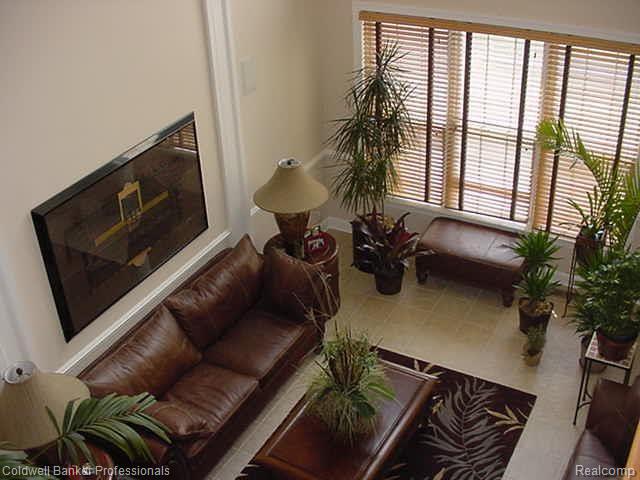 24981 Reeds Pointe Drive, Unit 3 Novi, MI 48374 - Photo 2 of 17 24981 LR-1