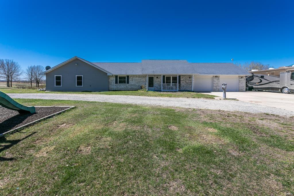 15 Van Buren Road Texico, IL 62889 - Photo 1 of 49