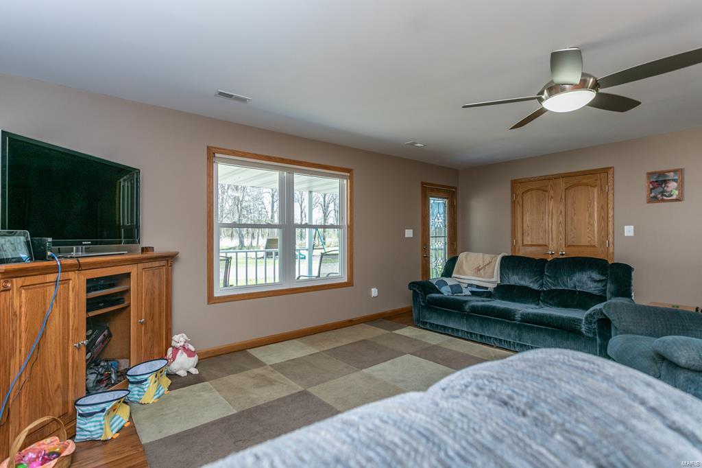 15 Van Buren Road Texico, IL 62889 - Photo 6 of 49