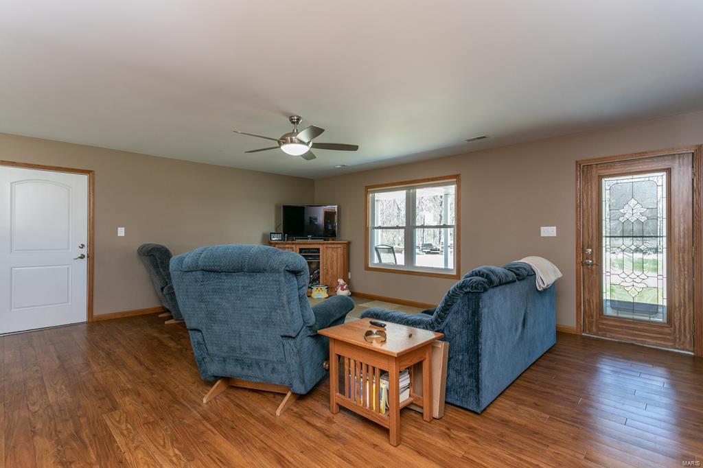 15 Van Buren Road Texico, IL 62889 - Photo 7 of 49