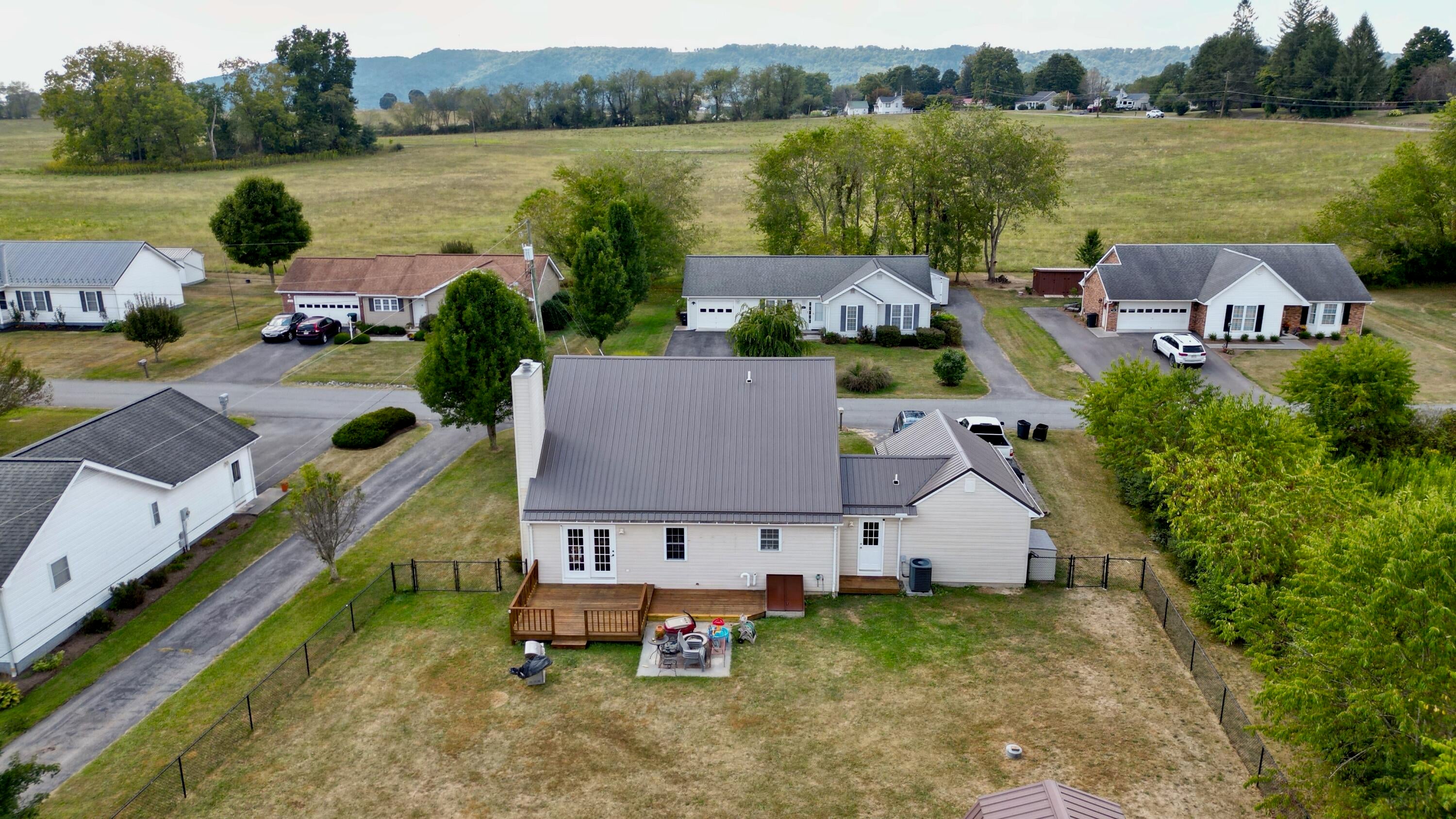 201 West Bailey Road Lewisburg, WV 24901 - Photo 17 of 26 Gallery Image 17
