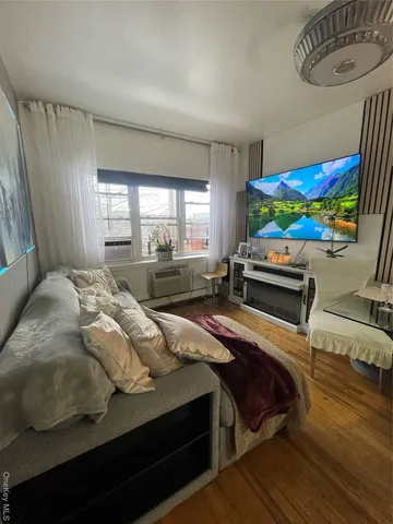 $1,250,000 | 2730 Kingsbridge Terrace | Kingsbridge Heights