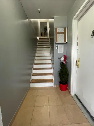 a view of entryway and hall