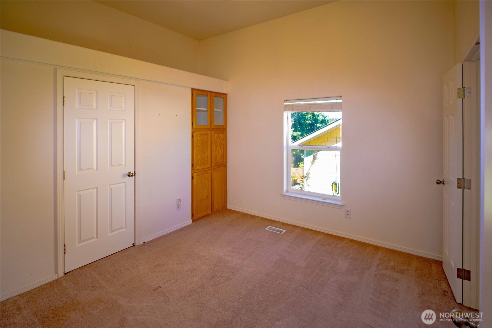 660 Elk Loop Sequim, WA 98382 - Photo 18 of 36 an empty room with windows