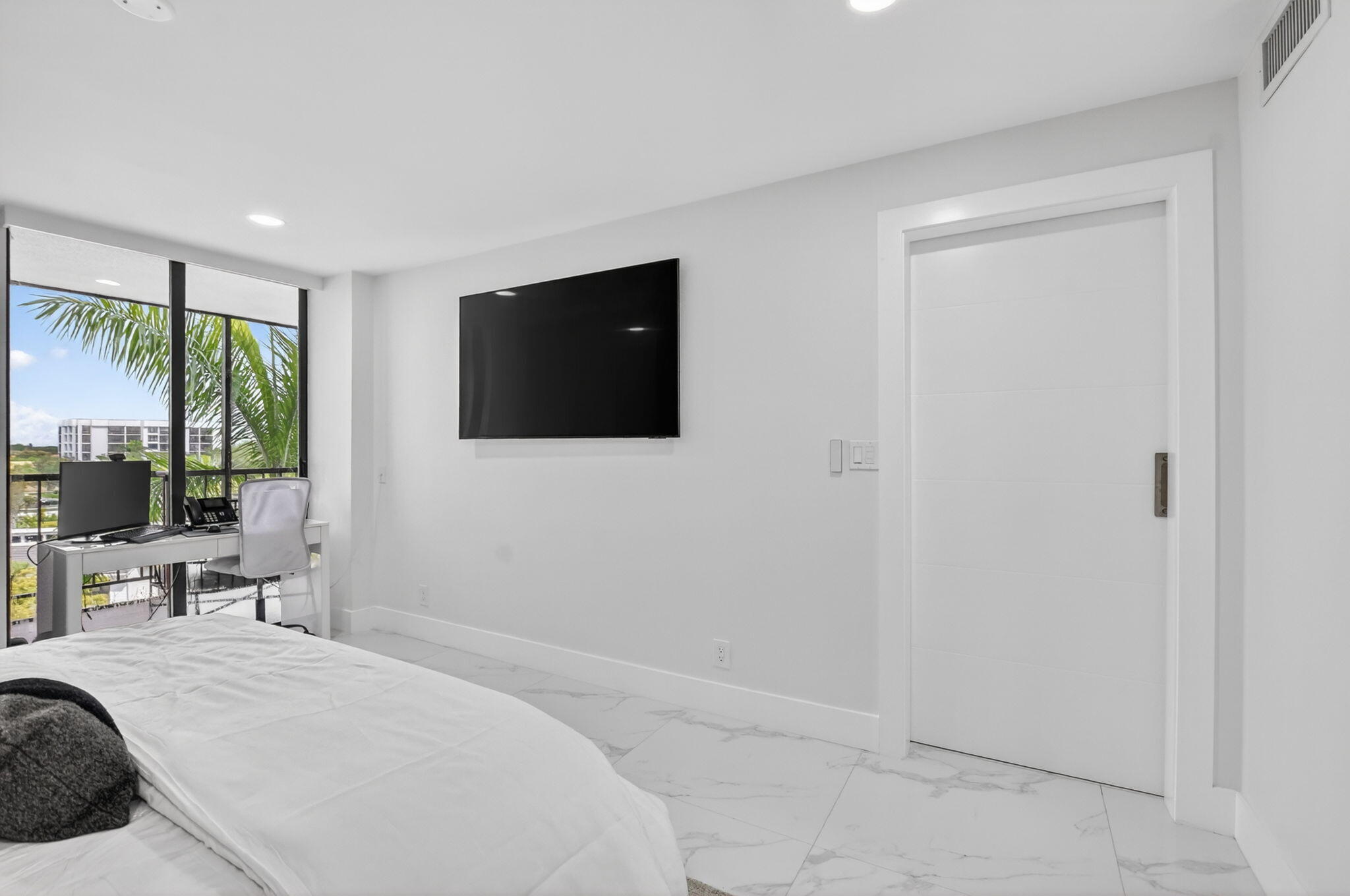 7738 Lakeside Boulevard, Unit 362 Boca Raton, FL 33434 - Photo 24 of 90 Main bedroom
