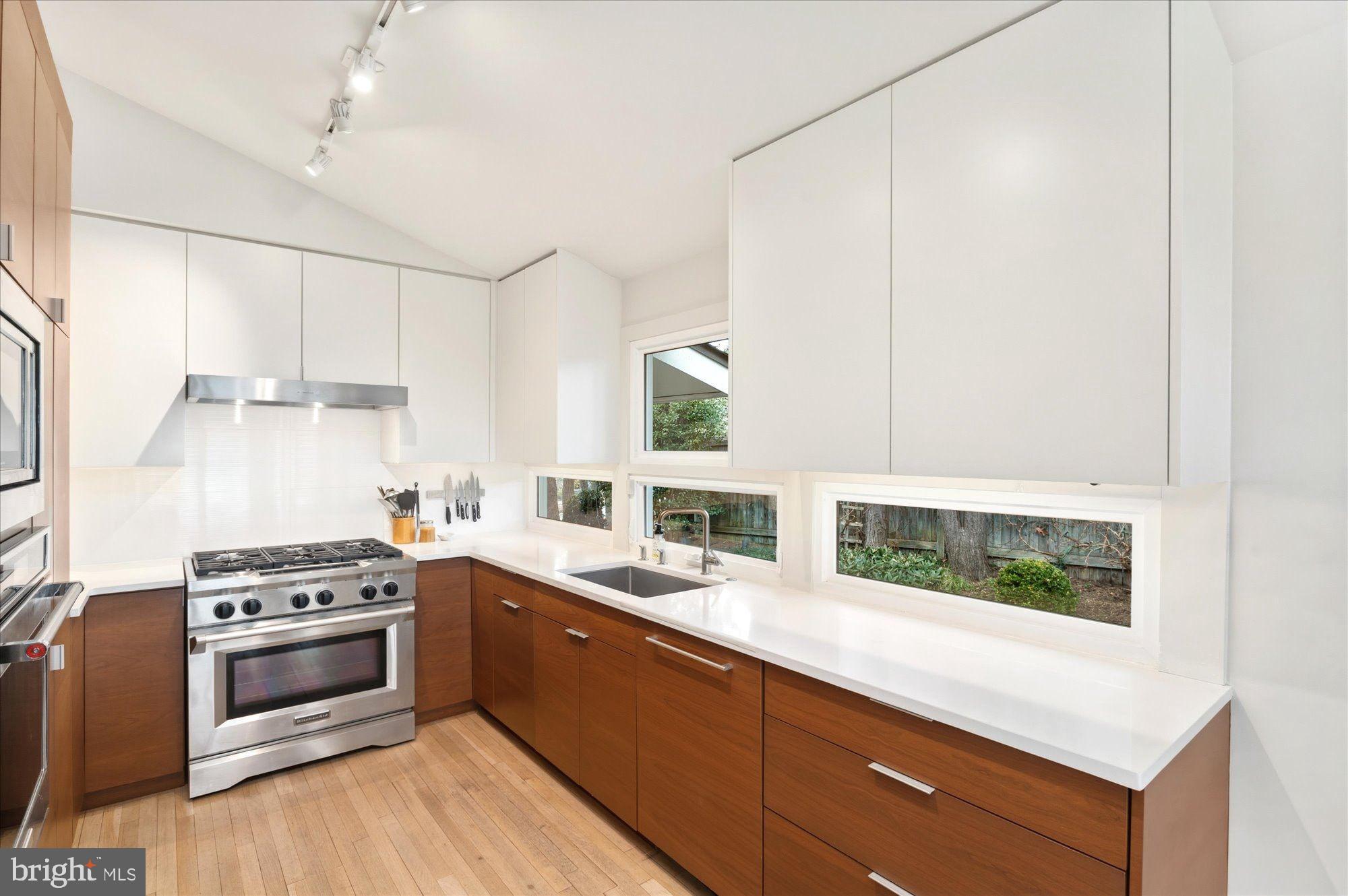 3211 Rowland Place Northwest Washington, DC 20008 - Photo 9 of 23