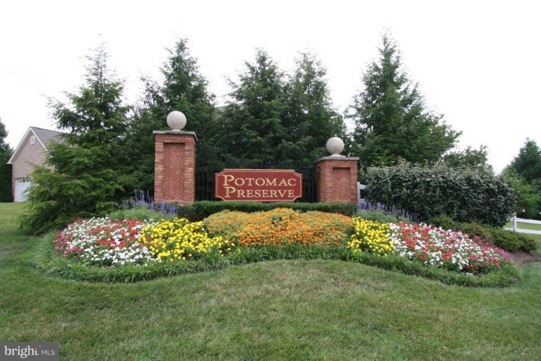 12100 Sheets Farm Road North Potomac, MD 20878 - Photo 15 of 30 Community Amenities 1