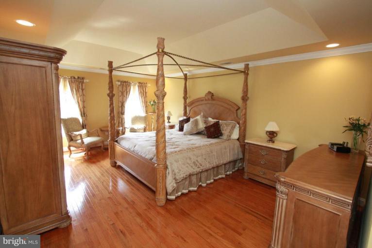12100 Sheets Farm Road North Potomac, MD 20878 - Photo 17 of 30 Master Bedroom
