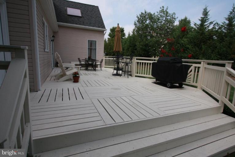 12100 Sheets Farm Road North Potomac, MD 20878 - Photo 23 of 30 Deck