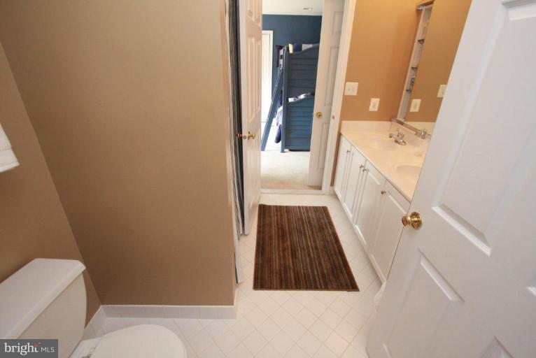 12100 Sheets Farm Road North Potomac, MD 20878 - Photo 26 of 30 Bath #3