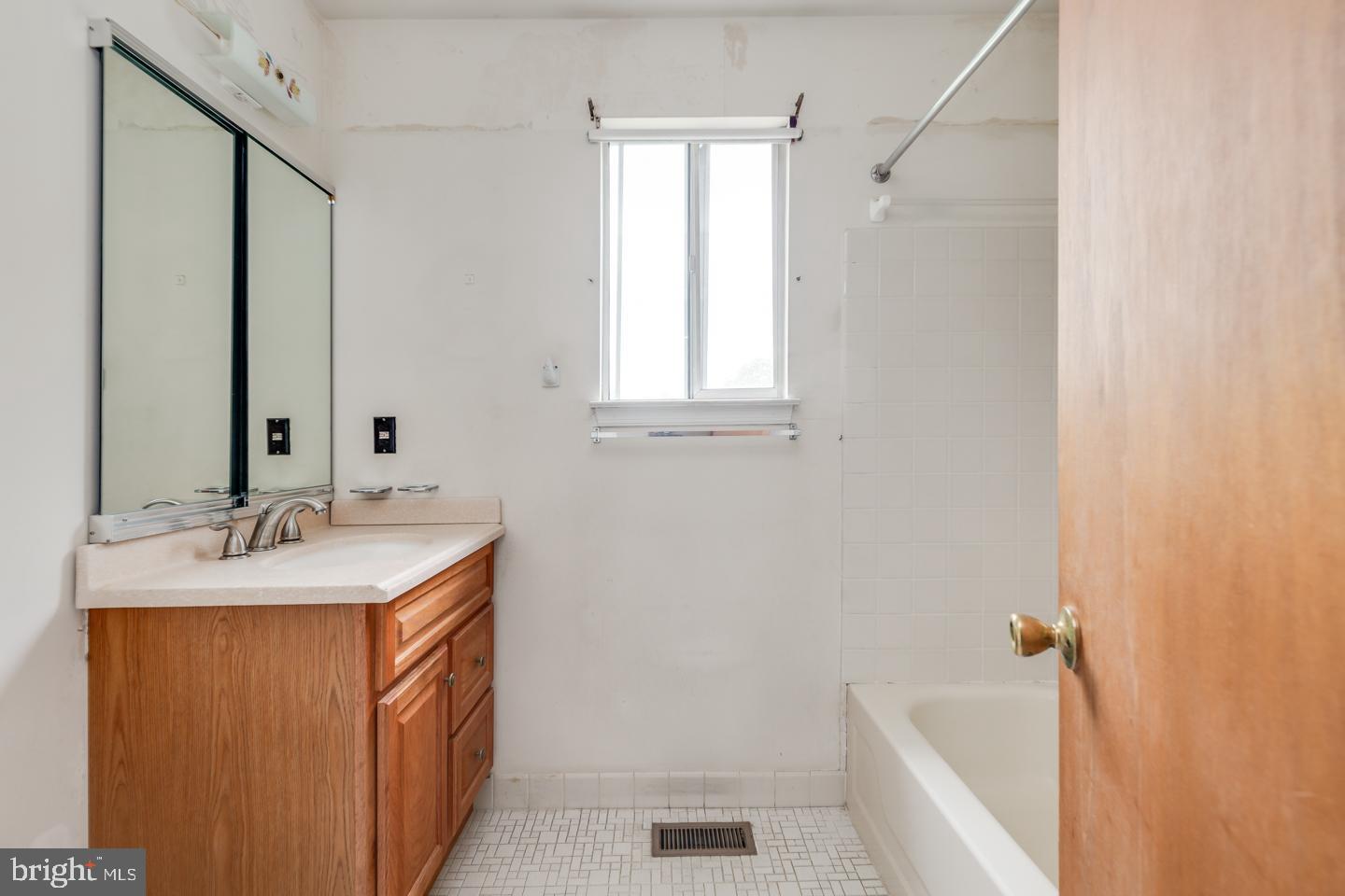 8 Hartford Road Sewell, NJ 08080 - Photo 22 of 28 Gallery Image 22