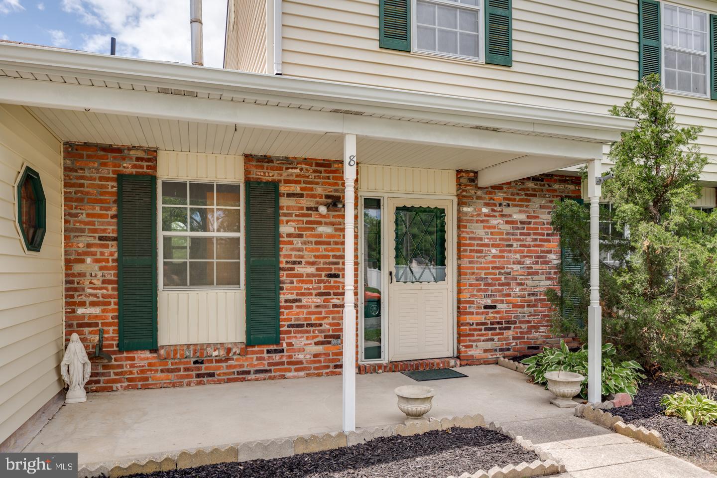 8 Hartford Road Sewell, NJ 08080 - Photo 4 of 28 Gallery Image 4