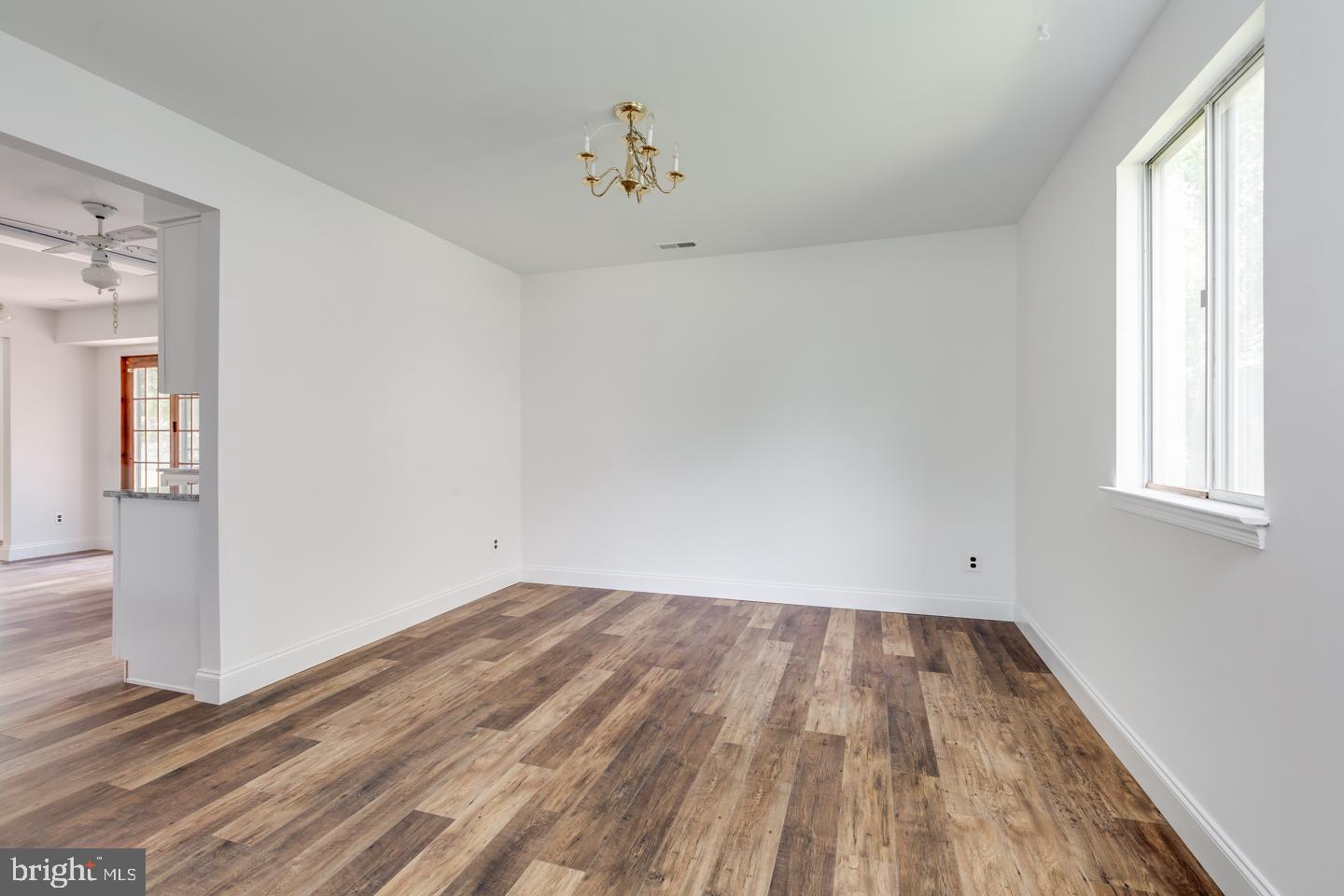 8 Hartford Road Sewell, NJ 08080 - Photo 8 of 28 Gallery Image 8