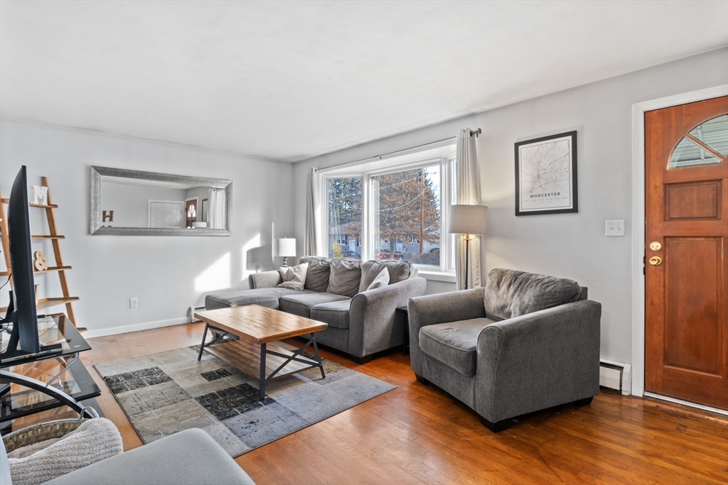 36 Dallas Street Worcester, MA 01604 - Photo 8 of 26 Gallery Image 8
