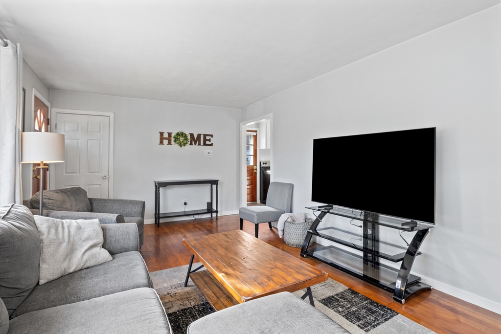 36 Dallas Street Worcester, MA 01604 - Photo 9 of 26 Gallery Image 9
