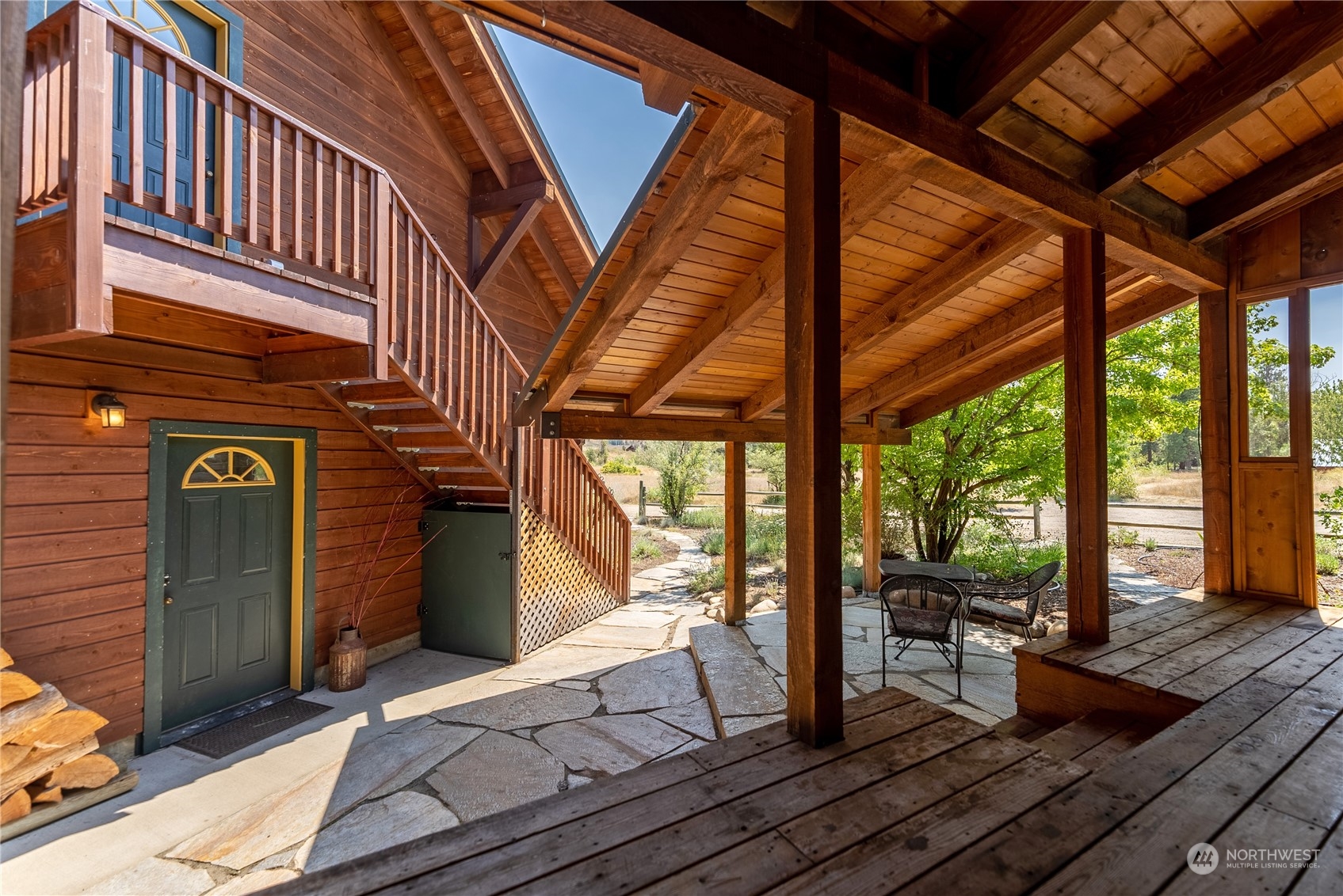 16 Lewisia Road Winthrop, WA 98862 - Photo 38 of 40 a view of living room and front door