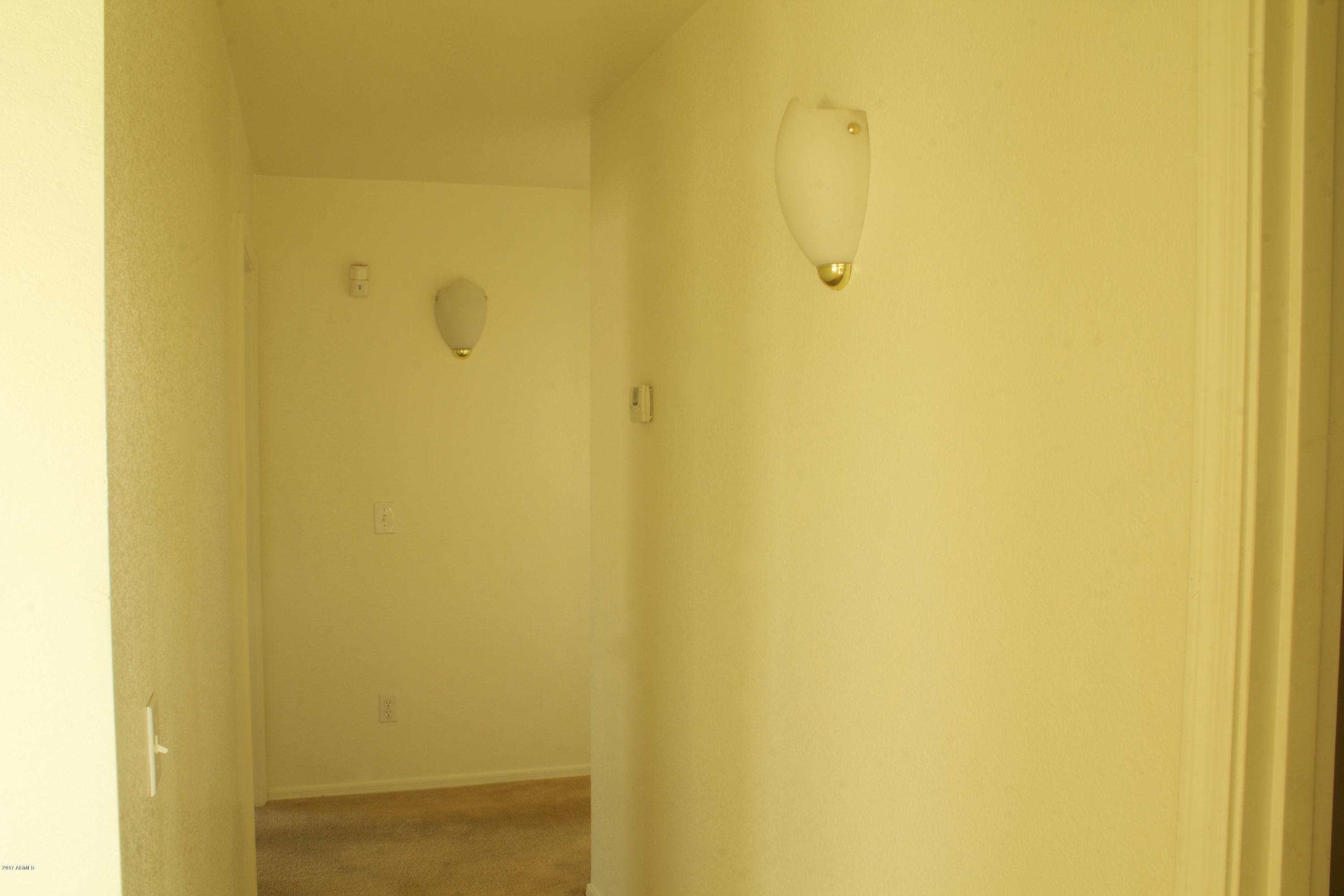 2750 East Chipman Road Phoenix, AZ 85040 - Photo 17 of 32 IMG_0022