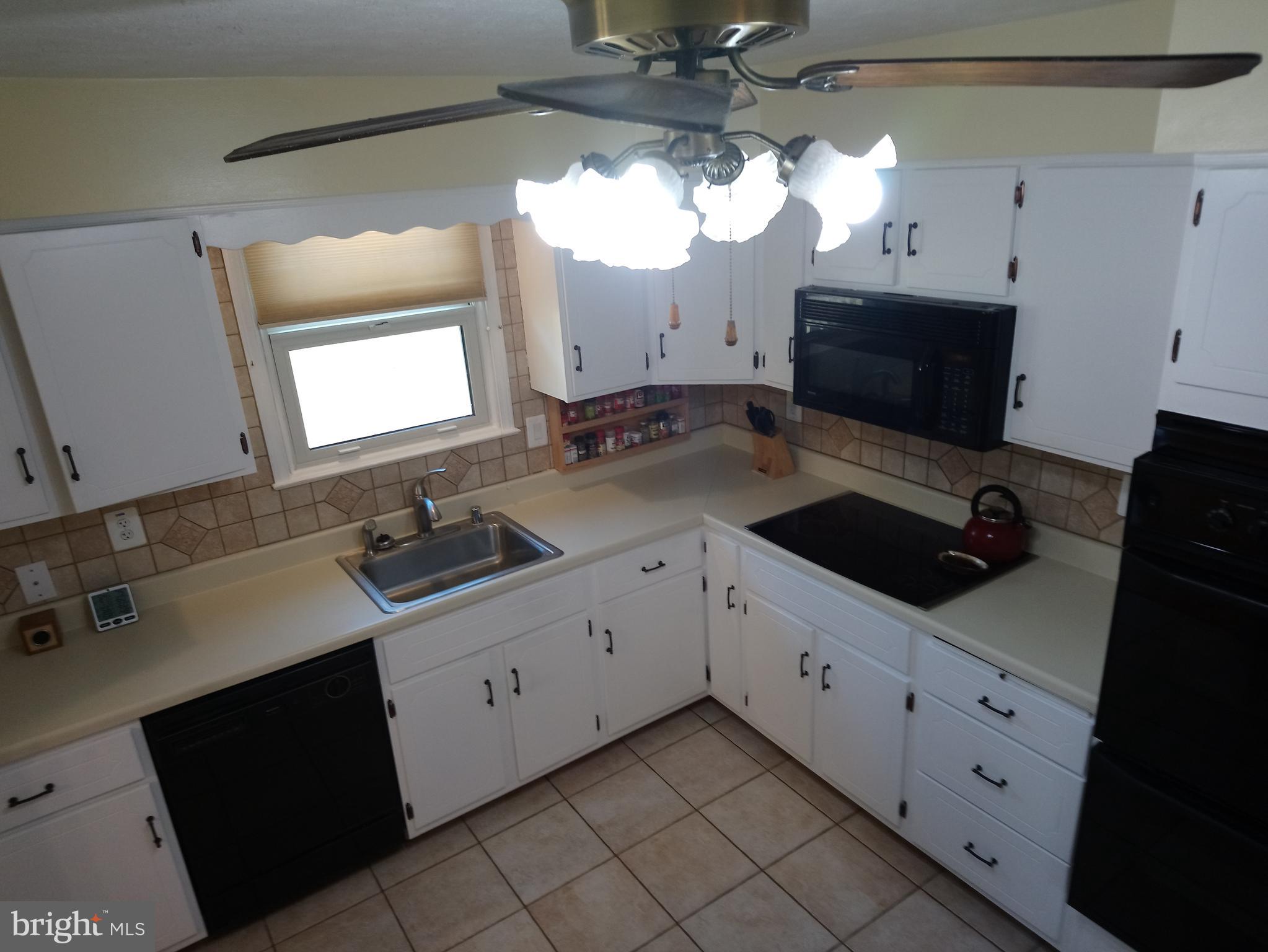 4520 Stratford Road Pomfret, MD 20675 - Photo 12 of 56 Table space kitchen 10' x 12' w/ double oven