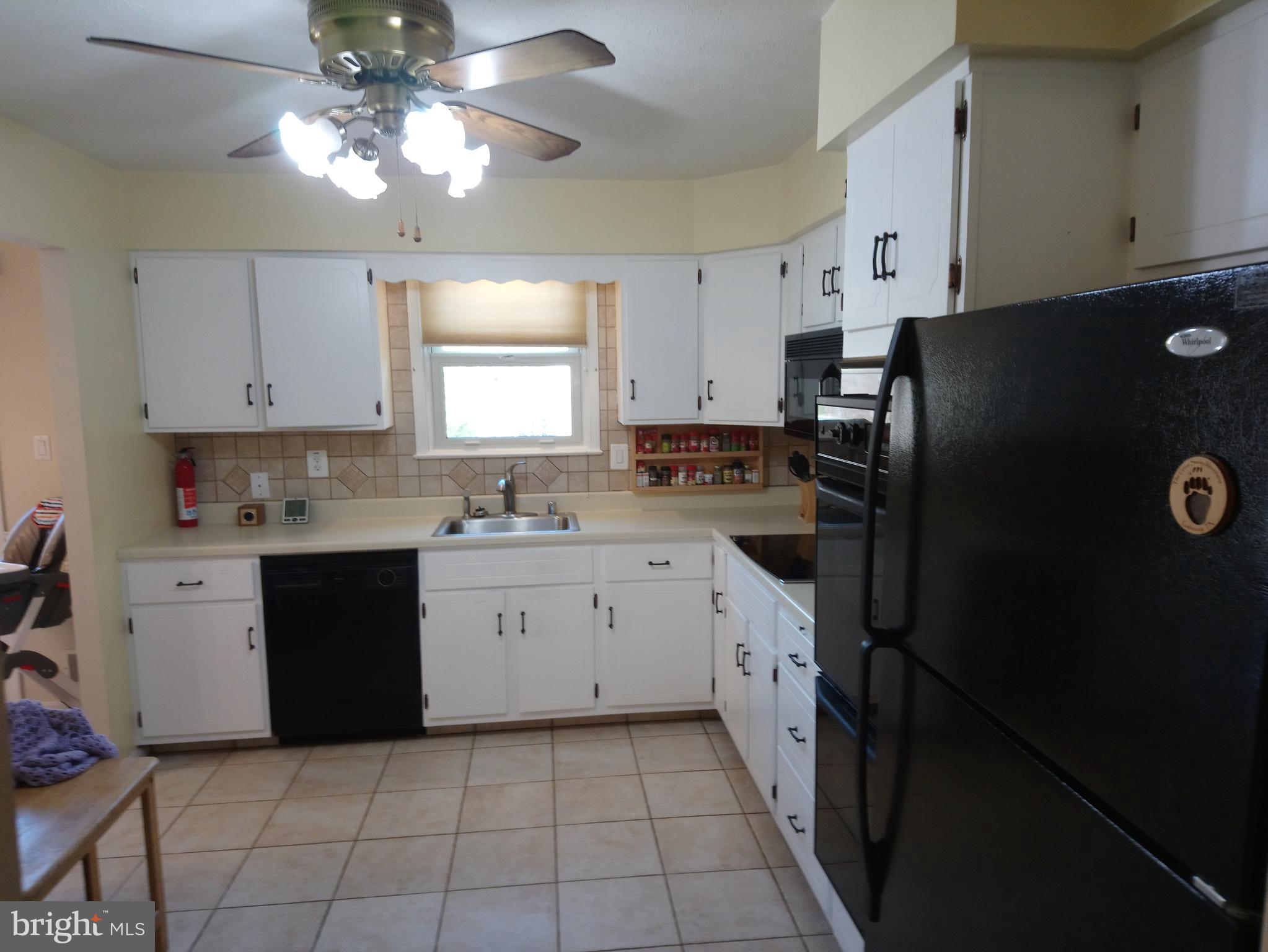 4520 Stratford Road Pomfret, MD 20675 - Photo 14 of 56 Table space kitchen 10' x 12' w/ double oven