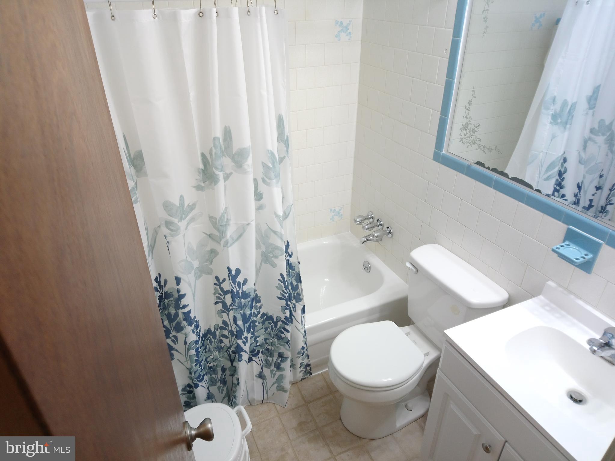 4520 Stratford Road Pomfret, MD 20675 - Photo 16 of 56 Upper hall bath