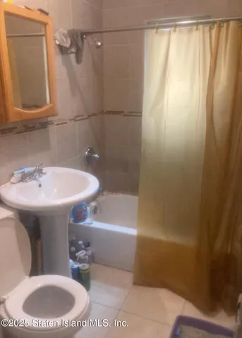 $960,000 | 112-09 Francis Lewis Boulevard | Queens Village