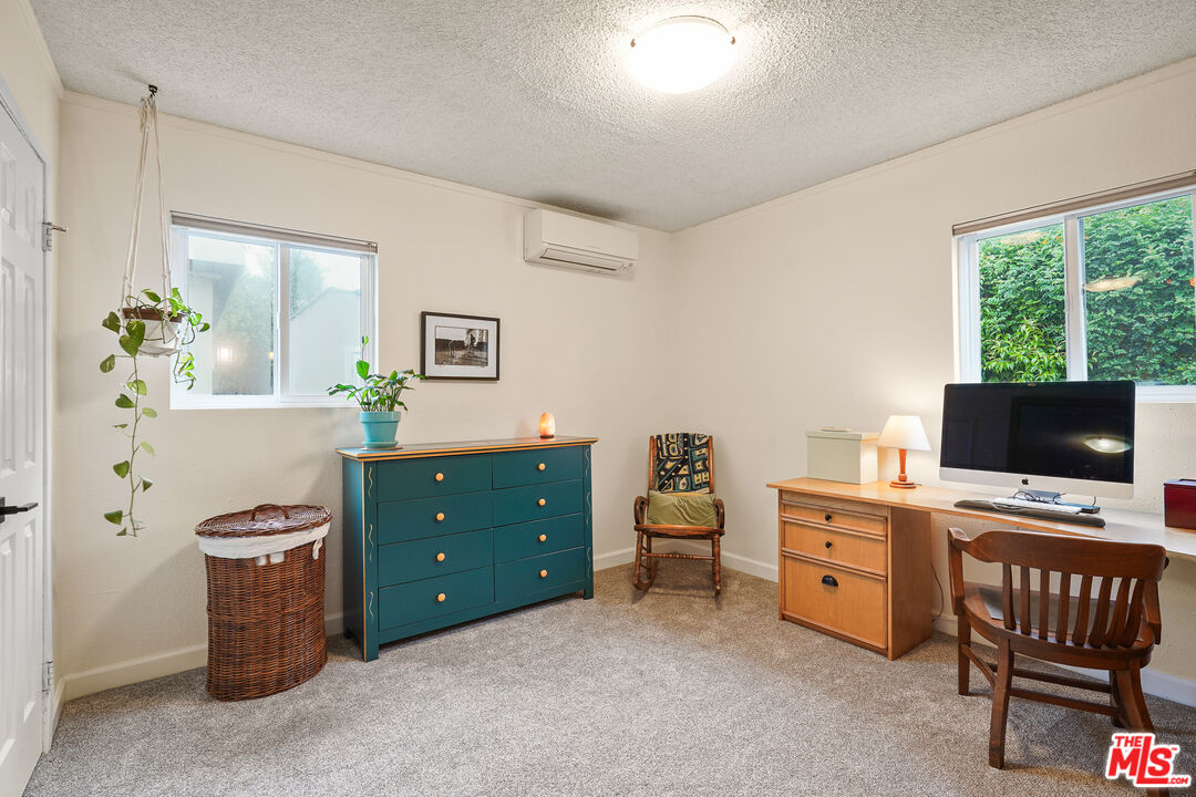 511 Crosby Street Altadena, CA 91001 - Photo 22 of 38 a workspace with furniture and window