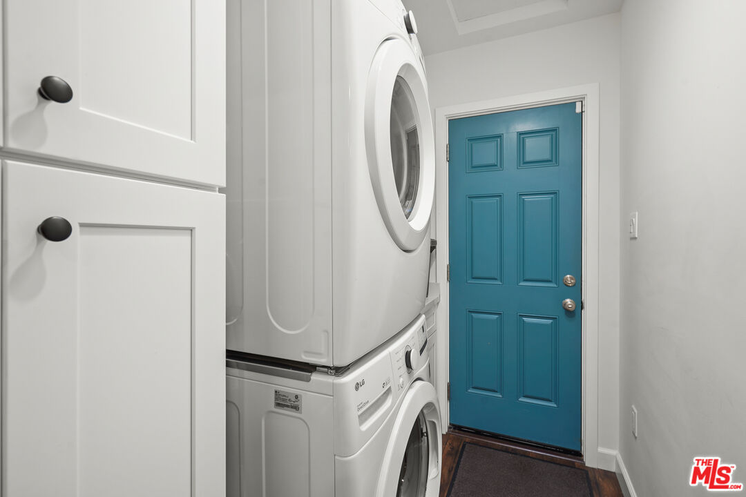 511 Crosby Street Altadena, CA 91001 - Photo 29 of 38 a close up of a washer and dryer
