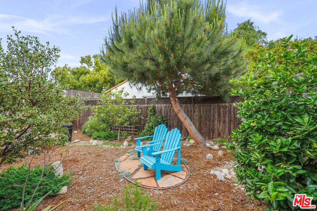 511 Crosby Street Altadena, CA 91001 - Photo 34 of 38 a garden view with a seating space