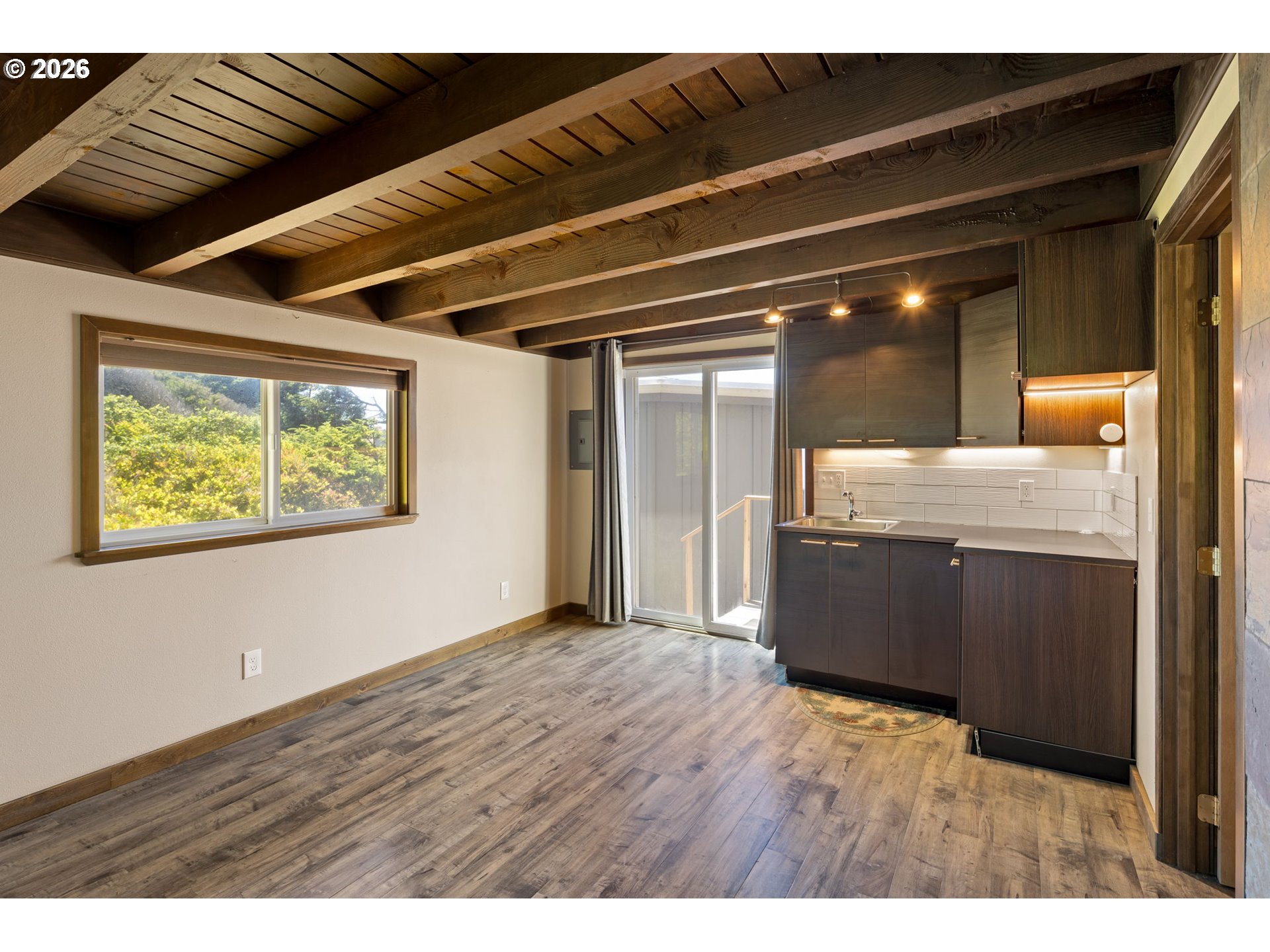 88481 1st Avenue Florence, OR 97439 - Photo 22 of 43 a view of kitchen with wooden floor