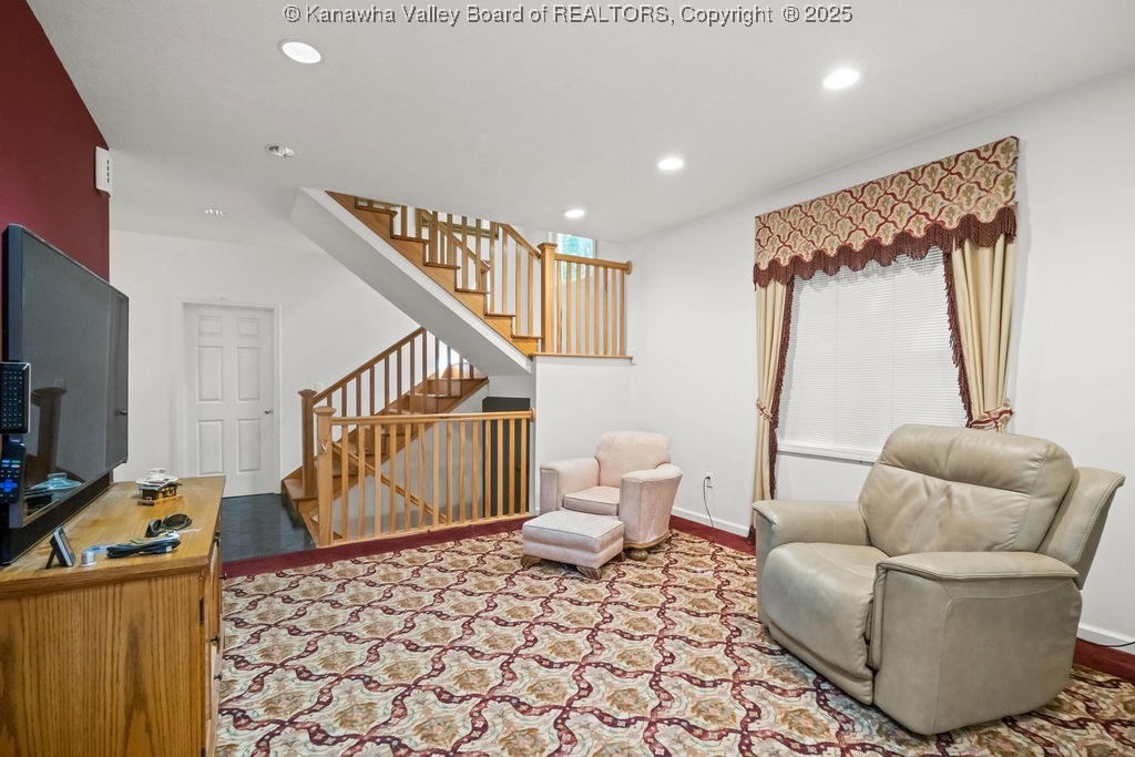 345 Meda Lane Elkview, WV 25071 - Photo 5 of 40 Family Room