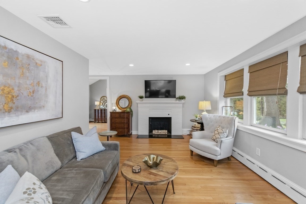 6 Risley Road, Unit 1 Winchester, MA 01890 - Photo 3 of 25
