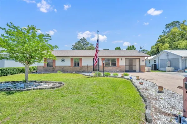 $320,000 | 221 Grande Vista Street, DeBary, FL 32713