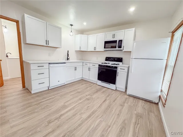 $1,100 | 10 Beach Avenue, Auburn, NY 13021