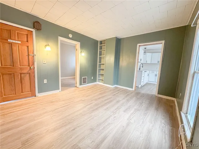 $1,100 | 10 Beach Avenue, Auburn, NY 13021