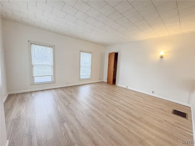 $1,100 | 10 Beach Avenue, Auburn, NY 13021