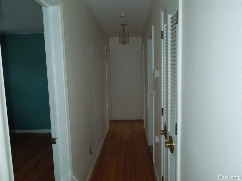 17543 Ramsgate Drive Lathrup Village, MI 48076 - Photo 13 of 22