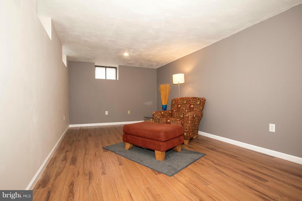 7843 Highpoint Road Baltimore, MD 21234 - Photo 14 of 30 Club room