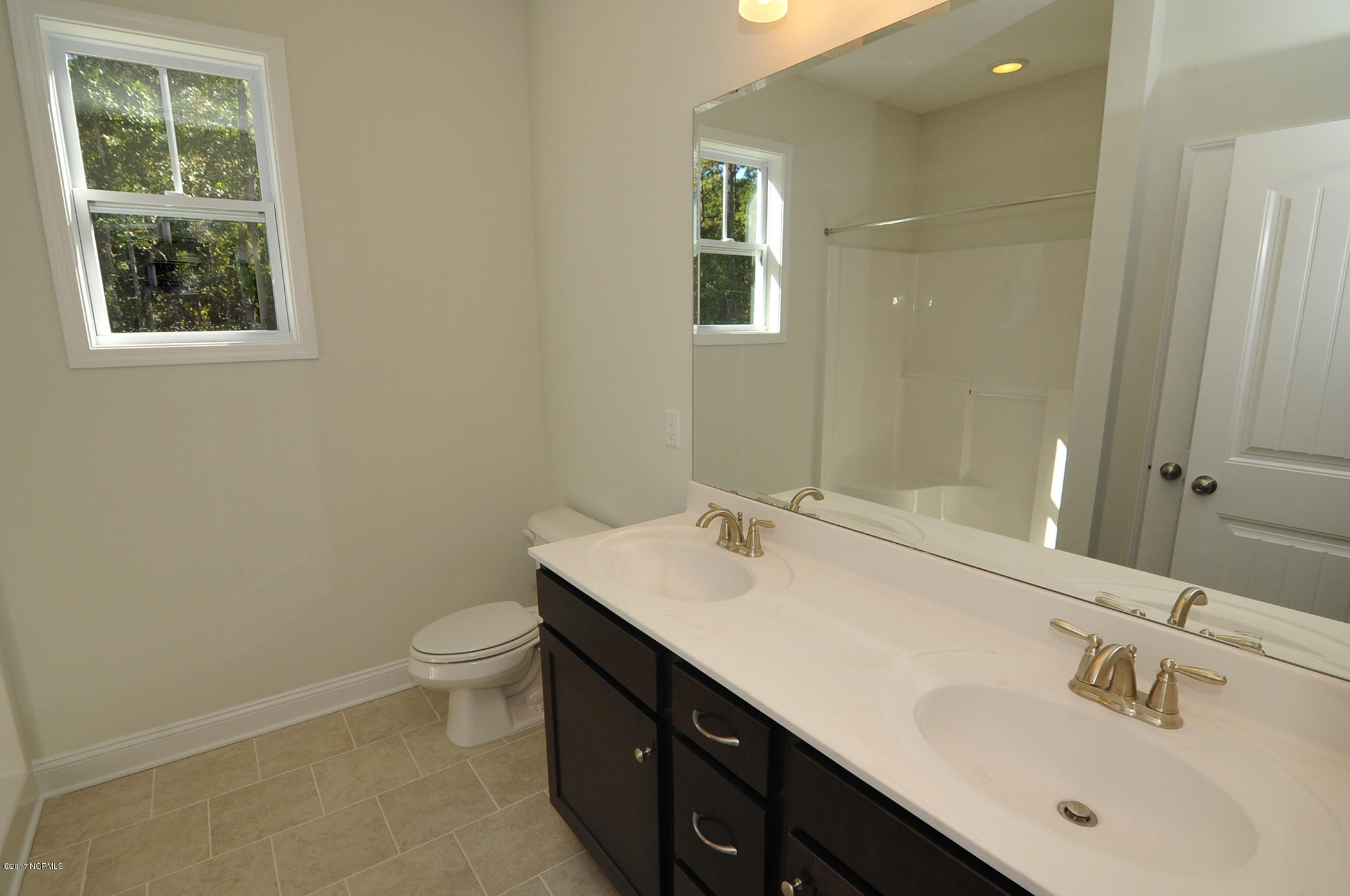 409 Lehigh Road Wilmington, NC 28412 - Photo 10 of 16 Master Batrh