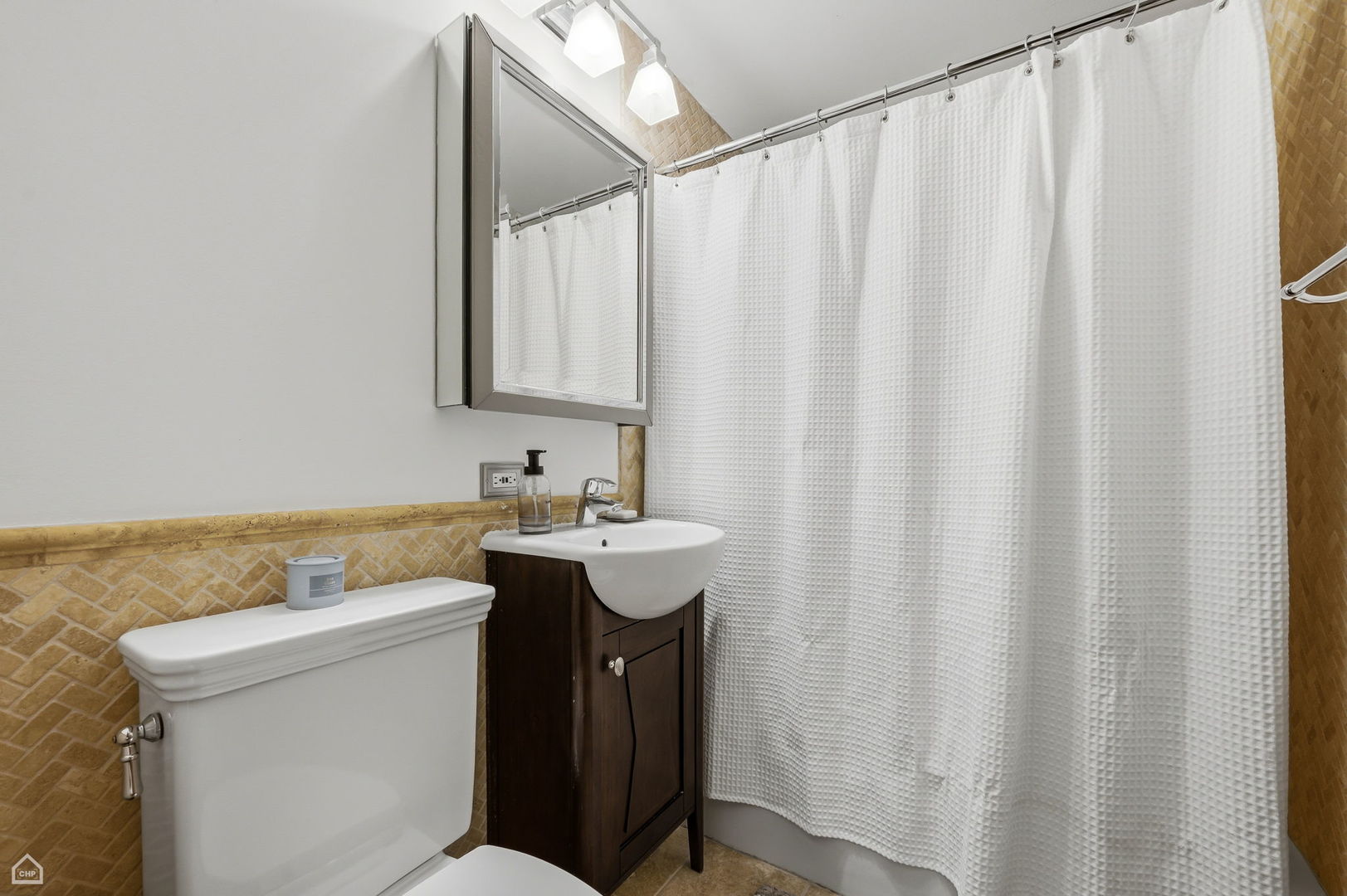 1044 West Byron Street, Unit 2E Chicago, IL 60613 - Photo 10 of 17