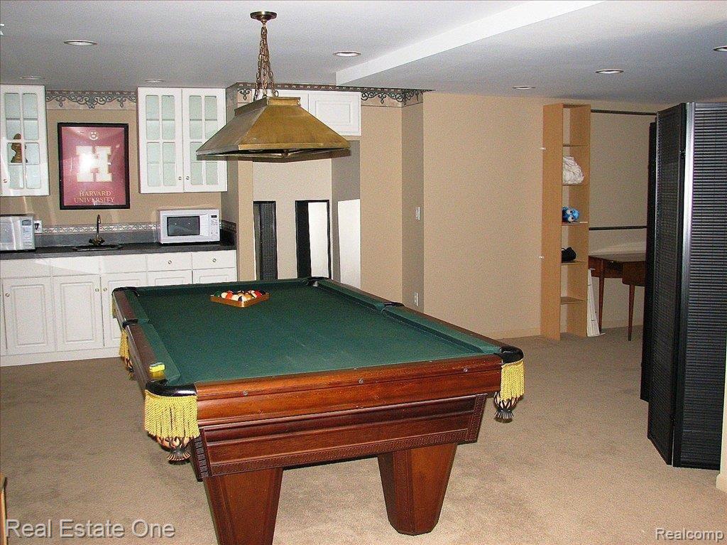 1718 Fox Run Rochester, MI 48306 - Photo 12 of 15 14 Recreation Room