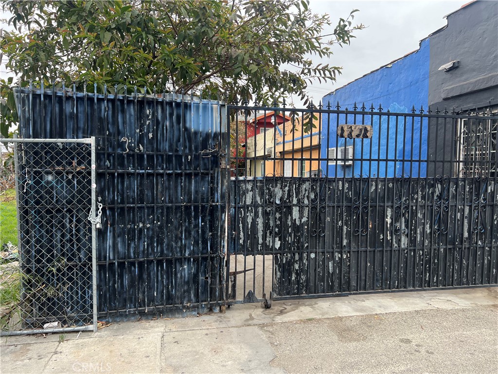 8310 South Broadway Los Angeles, CA 90003 - Photo 27 of 28